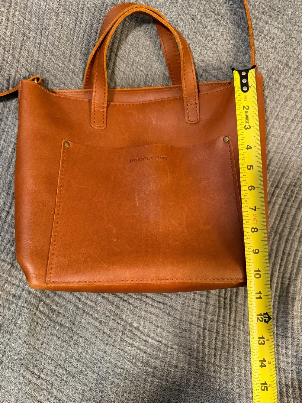 Portland Leather Medium Crossbody Tote with zipper - light brown